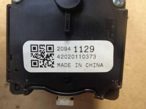 COMMODO OPEL ASTRA J ( COTE CLIGNOTANT ) - Vue 3